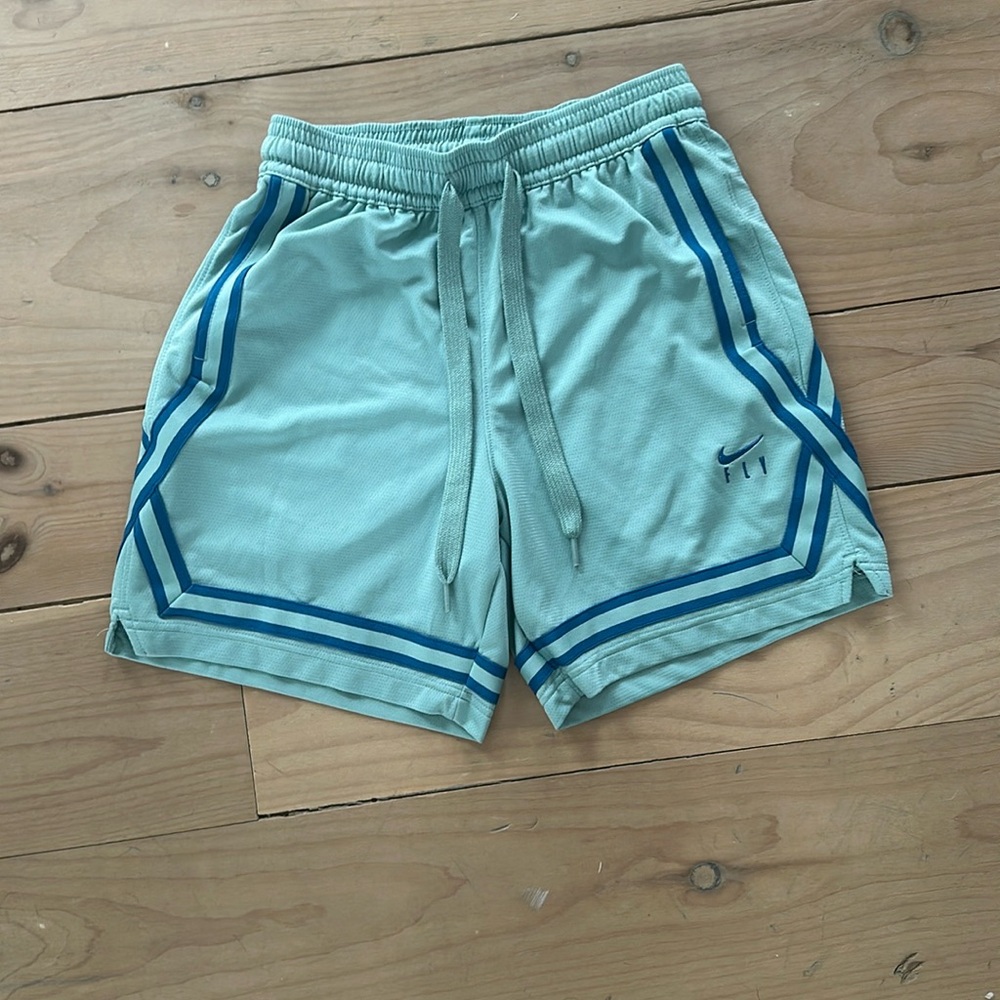 Women’s Nike fly basketball shorts drawstring xs